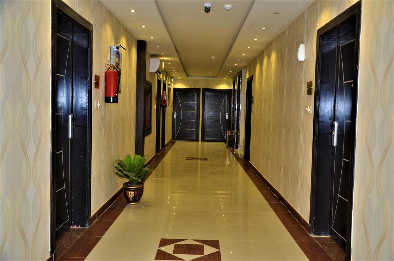 منـازل Almasa Llshkk Almkhdoma Brida Aparthotel Buraidah Esterno foto